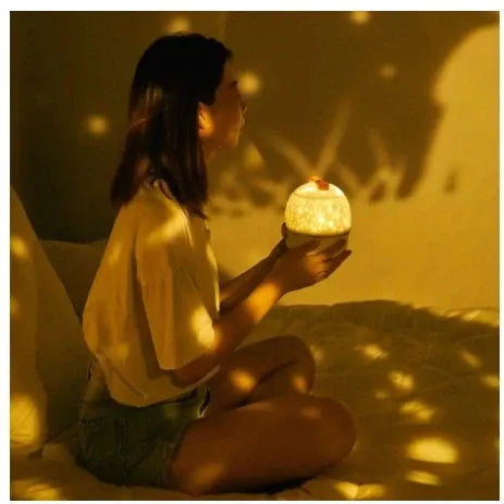 Luminária Infantil DreamLight Kids com Projeção Giratória